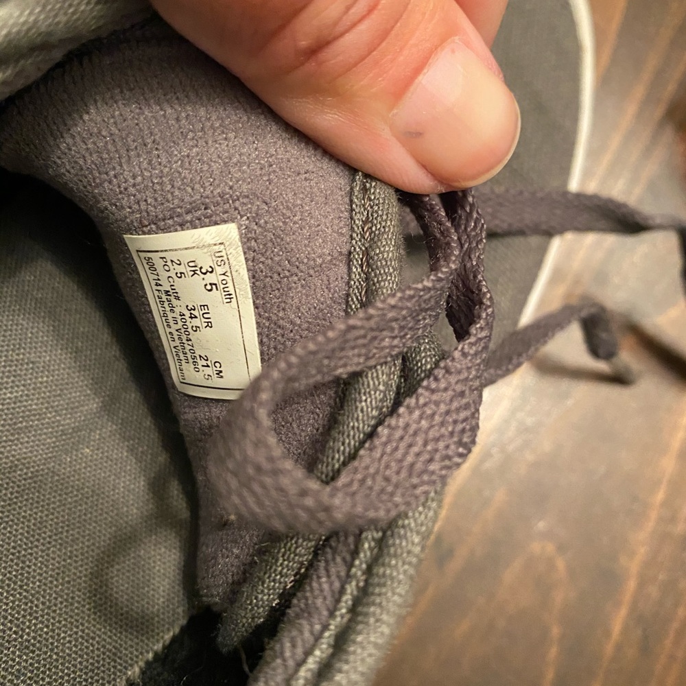 Vans - Picture 6 of 6